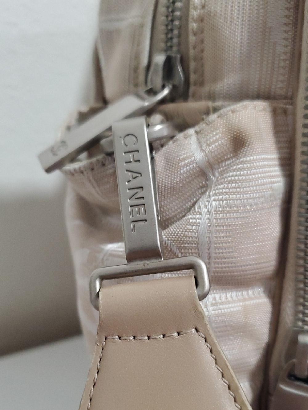 VINTAGE CHANEL Beige Nylon Jacquard Travel Line Handbag/Shoulder/Crossbody Satch - Picture 7 of 16